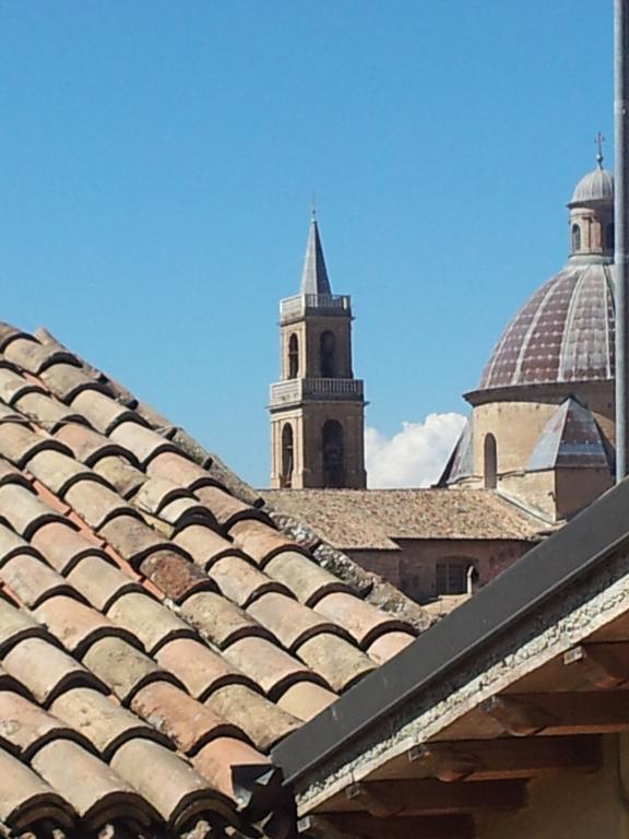 Antico Gioiello Umbro , Appartamento Con Terrazza Foligno Eksteriør billede